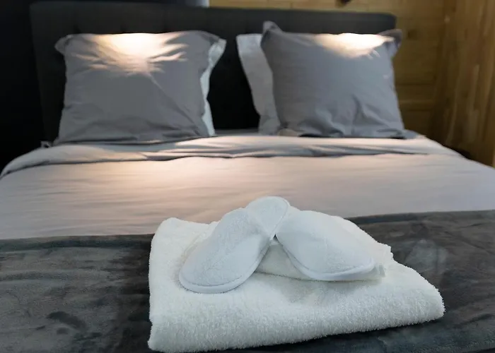 Easy Location - Parking - Free Wifi - Tourism And Business