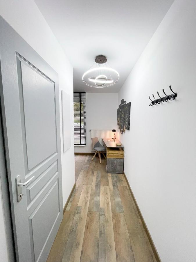 Appartement Easy Location - Parking - Free Wifi - Tourism And Business